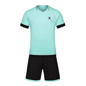 Tenues de football personnalisables, commande en gros disponible, différentes tailles, couleurs et styles pour s'adapter aux préférences de l'équipe et des joueurs - Product Image 1