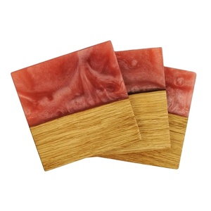 Sous-verres en bois fabriqués à la main en résine époxy personnalisables en résine de haute qualité pour la maison - Product Image 1
