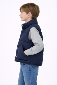 Gilet matelassé pour enfants bleu marine – Veste d'hiver légère matelassée pour garçons avec fermeture à boutons-pression, doublure intérieure douce et poches avant - Product Image 2