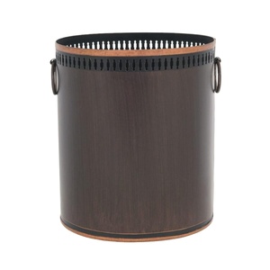 Contenedor de basura metálico con revestimiento negro, una solución duradera y confiable para la gestión de residuos diarios en hogares, oficinas y espacios públicos. - Product Image 6