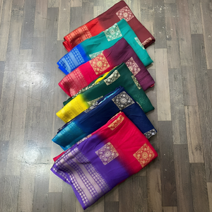 Vêtements pour filles et femmes, tissu tissé Marsh Mellow à motifs floraux, séchage rapide, poids moyen, pour robe, sari, boutique, articles en stock - Product Image 1