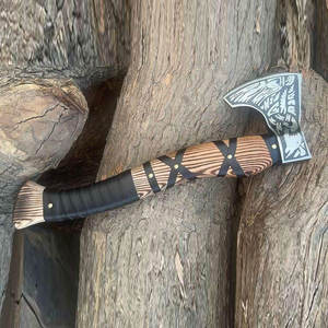 Hacha Vikinga Hecha a Mano de Grado Industrial con Hoja de Acero al Carbono y Mango de Madera Envolvente para Acampar al Aire Libre y Cortar Leña - Product Image 3