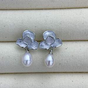 Pendientes Elegantes Franceses con Perlas de Agua Dulce y Flores, 6-7mm, Aurora, Impecables, Dulces, Modernos, Estilo Occidental, Joyería Fina de Nicho - Product Image 3