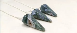 Venta al por mayor mejor estilo Feng Shui musgo ágata péndulo amor estilo curación cristal piedra preciosa piedra semipreciosa artesanía grabado - Product Image 6