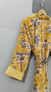 Manteau long réversible en velours jaune à motifs floraux, épais et écologique, pour femme, style portefeuille, manches classiques, idéal hiver/printemps - Product Image 5
