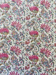 Tissu en coton imprimé à la main à motifs floraux indiens en gros pour crème rose, rose, bleu beau pour vêtements de filles, décoration, rideaux, sacs - Product Image 6