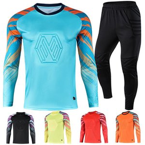 Ensemble d'uniformes de football personnalisés, maillot de football classique, ensembles d'uniformes de football, ensemble de maillots de football, uniforme de football - Product Image 1