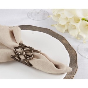 Anneau de serviette rétro en métal ajouré, bronze antique, décor de table géométrique pour mariage et dîner - Product Image 2