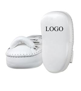 Almohadillas de entrenamiento de cuero personalizadas para boxeo, MMA, Muay Thai con logo personalizado para kickboxing y artes marciales. - Product Image 1