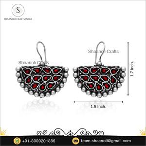 ต่างหูแบบหยดน้ำสีเงินออกซิไดส์ของนักออกแบบชาวอินเดียสำหรับผู้หญิงที่ทำด้วยมือและสำหรับใส่ชาติพันธุ์หรือวันครบรอบ - Product Image 3