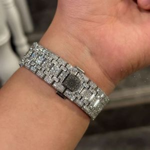 Splendide montre unisexe à quartz analogique avec strass, boîtier en moissanite argentée, verre saphir, fermoir caché, 28 mm ETA - Product Image 5