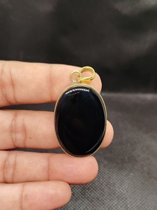 Nuevo Collar de Moda con Colgante Ovalado de Ónix Negro y Baño de Latón Dorado para Mujer, Venta al por Mayor de Fábrica de Joyería - Product Image 4