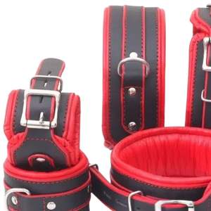 Kit de Bondage de Cuero de 8 Piezas con Collarín para Muñecas y Tobillos y Conectores para Parejas - Product Image 2