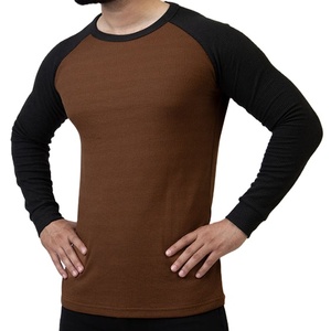 เสื้อยืดคอกลมแขนยาวสีเทาสำหรับผู้ชาย ทรงปกติ สวมใส่สบาย สีพื้น มีกระเป๋าหน้า ผ้าถักเจอร์ซีย์ ผ้าฝ้าย - Product Image 1