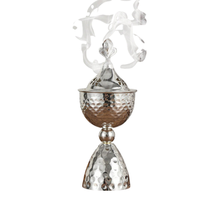 Brûleur d'encens en métal fait main avec finition martelée, diffuseur aromatique, utilisation toute saison, parfum d'intérieur, porte-encens - Product Image 1