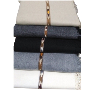 Écharpe longue en laine pour homme, couleur unie, chaude pour l'hiver, avec franges, beige et bleu marine - Product Image 6