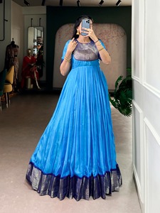 Robe longue/Maxi/Robe en coton mélangé enrichi par un tissage Zari classique et une doublure en soie pour festival ou événement - Product Image 6