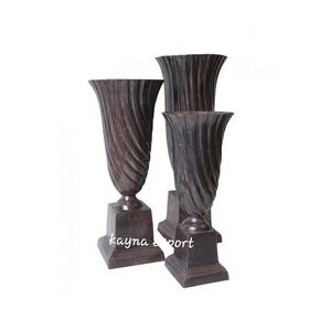 Vase de sol artisanal en métal de luxe, découpé et moulé, à deux tons, or et noir, pour la décoration de la maison et des mariages - Product Image 5