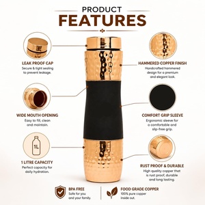 Bouteille d'eau moderne en cuivre pur noir mat bicolore |   Gourde ergonomique alvéolée martelée pour un style de vie actif - Product Image 5