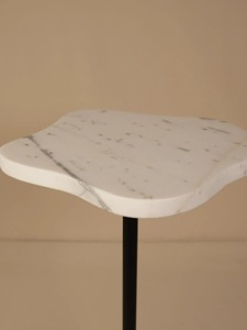 Table d'appoint moderne avec plateau en marbre, portable, écologique, avec base en métal noir, design minimaliste, meubles de salon - Product Image 2