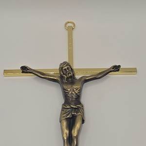 Croix chrétienne en laiton finition antique, faite à la main, décoration religieuse murale pour la maison et l'intérieur de l'église - Product Image 1