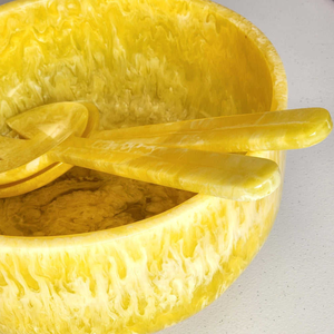 Bol de service artisanal en résine polie, qualité alimentaire, écologique, design élégant effet marbre Aqua Swirl pour fêtes, repas et décoration intérieure - Product Image 4