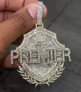 Pendentif personnalisé avec nom en moissanite véritable taille baguette 3,30 carats plaqué or blanc 14 carats - Product Image 2
