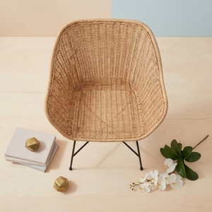 Chaise de salle à manger en rotin avec finition miel clair et pieds en métal noir mat, fauteuil écologique de style industriel pour hôtel - Product Image 5