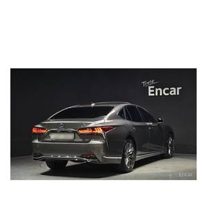 Lexus LS 3.5 Platinum AWD avec boîte de vitesses automatique, sièges en cuir, caméra arrière, modèle mai 2020, 74 685 km - Product Image 2