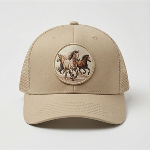 Gorra Trucker Unisex con Parche Bordado de Caballo, Gorra de Béisbol Ajustable de Malla, Diseño Casual de Seis Paneles, Color Beige - Product Image 1