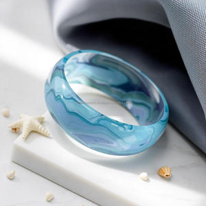 Bracelet en résine 3D intemporel pour femmes, fait à la main, poli, élégant, style ange, accessoire pour la mode élégante, bijoux de tous les jours - Product Image 3