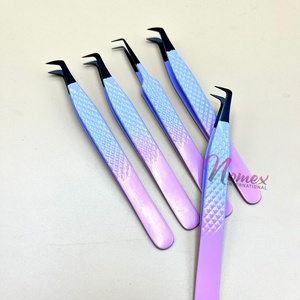 Pince à épiler en acier inoxydable de haute qualité, pointes lisses ou dentelées, préhension accrue, conception de logo personnalisé pour outils de beauté et de soins personnels - Product Image 1