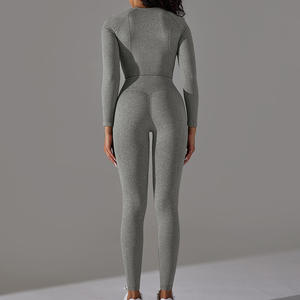 Ensemble de yoga sans couture pour femmes, leggings et soutien-gorge de sport, vêtements de sport et de fitness confortables et respirants, logo personnalisé - Product Image 4