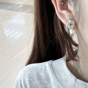 Premium Freshwater <b>Pearl</b> <b>Earrings</b> Natural Rotating Triangle Fried Dough Twists Knot Shake Sound Pop Premium Jewelry - Product Image 4