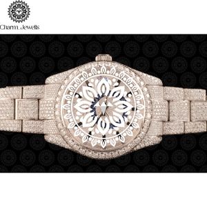 Montre de luxe Charm_Jewells en acier inoxydable, boîtier rond de 38 mm, mouvement à quartz analogique, fermoir pliant serti de diamants - Product Image 3