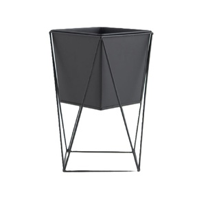 Macetero Moderno y Clásico de Uso Múltiple, Resistente y con Recubrimiento de Polvo de Hierro, para Interiores y Exteriores, con Soporte - Product Image 2