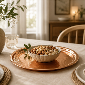 Plateau de service en cuivre martelé, rond, 14 pouces |   Thali en cuivre pur pour la salle à manger, la cuisine et la décoration de la maison, finition artisanale - Product Image 3