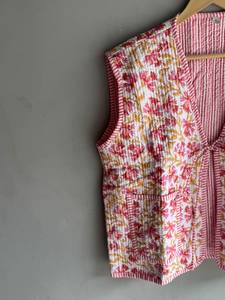 Floral <b>Quilted</b> Cotton Vest V-Neck Sleeveless Women's <b>Jacket</b> Summer Wear with Pockets Printed <b>Pattern</b> Regular Length GIFT FOR HER - Product Image 4