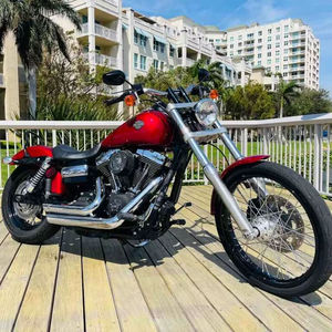 Motocicletas Harley-Davidson Dyna Wide Glide Cruiser Usadas del 2011 con TorqueFlow, ChromeBoost, SmoothRide, PowerEdge, StreetMotion y RideElite - Product Image 1