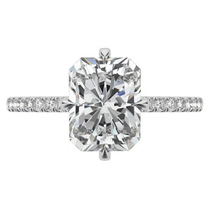 Bague Solitaire Certifiée en Moissanite Taille Radiant 6x8mm Sertie à Griffes en Argent Sterling Plaqué Or Blanc pour Fiançailles et Mariage - Product Image 1