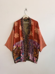 Lot assorti de kimonos vintage en soie de sari, doux, respirants, courts, pour se détendre - Product Image 4