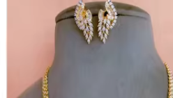 Hermoso conjunto de collar con piedras chapadas en oro de la mejor calidad y aretes para bodas y ocasiones festivas, colección para mujeres. - Product Image 2