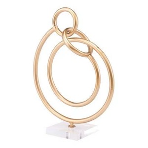Escultura de Anillo Geométrico Abstracto Chapado en Oro, Decoración Minimalista para Mesa de Salón - Product Image 1