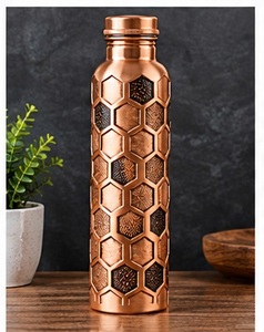 Botella de Agua de Cobre Puro Hecha a Mano, a Prueba de Fugas, con Grabado de Lago de Montaña, Portátil y Ecológica - Product Image 3