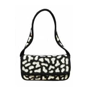 Bolso de Hombro de Lujo Hecho a Mano con Bordado y Cuentas para Mujer, con Intrincado Trabajo Floral, Cuentas Decorativas y Hermosa Artesanía - Product Image 2