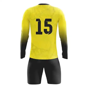 Tenue de football professionnelle personnalisable avec logo d'équipe, maillot et short légers pour une performance optimale le jour du match - Product Image 5