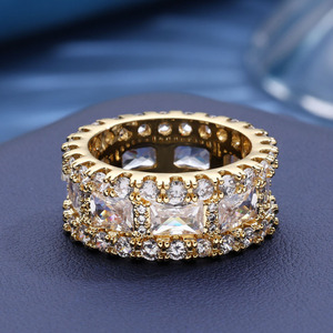 Anillo de compromiso unisex de moissanita con corte princesa S925, chapado en oro de 18K, engaste pavé, banda geométrica de lujo, joyería de boda y cóctel - Product Image 6