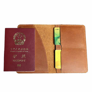 Étui de passeport personnalisé en cuir Crazy Horse doux au toucher, en cuir de vachette, porte-passeport de voyage - Product Image 5