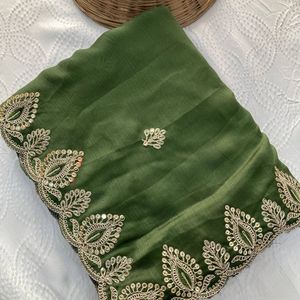 Hermoso Sari de Chifón con Bordado y Borde de Encaje, con Blusa de Diseñador, Precio al por Mayor por Royal Export - Product Image 1