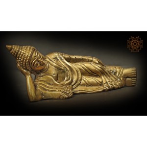 Escultura de Buda Mahaparinirvana de latón de 6 pulgadas hecha a mano, una obra de arte India única para regalar - Product Image 2